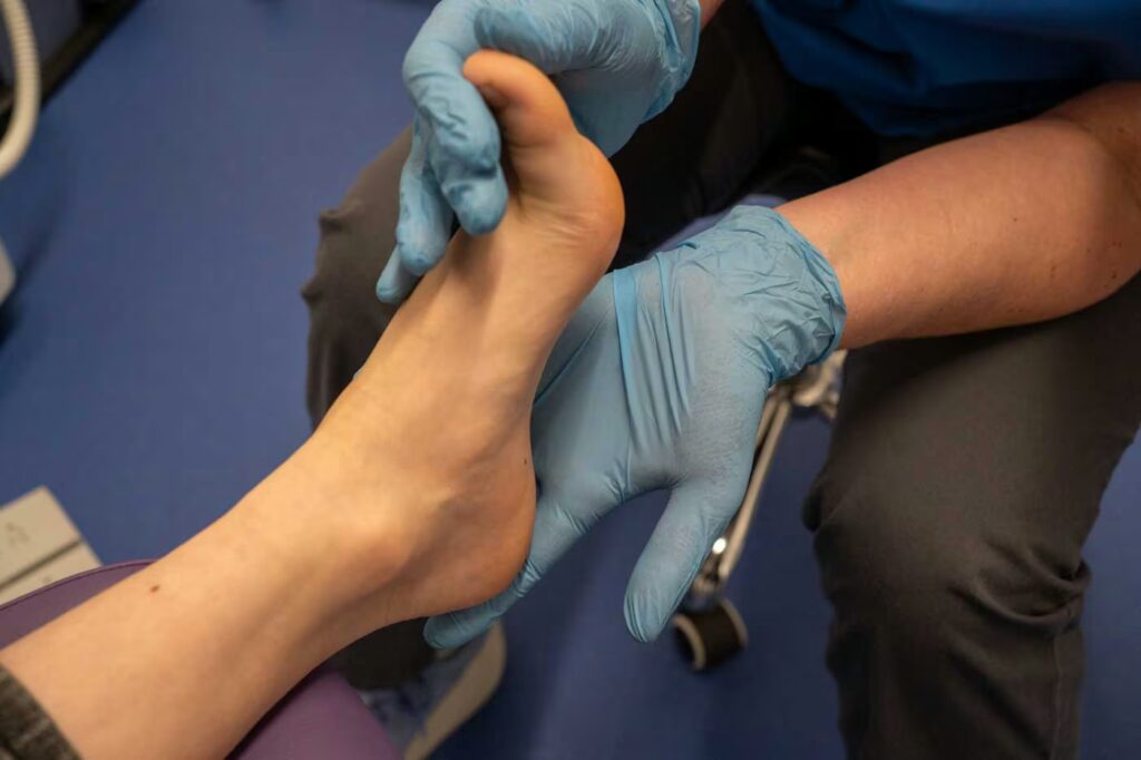 Lacuna Fungal Nail Treatment 4 DSC05322 1